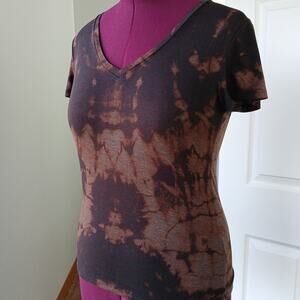 Mudd Everyday Tee Relaxed M reverse tie dye upcycled V-neck black brown tan